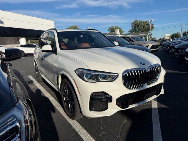 Used 2022 BMW X5 xDrive40i w/ M Sport Package AWD/4WD image 4