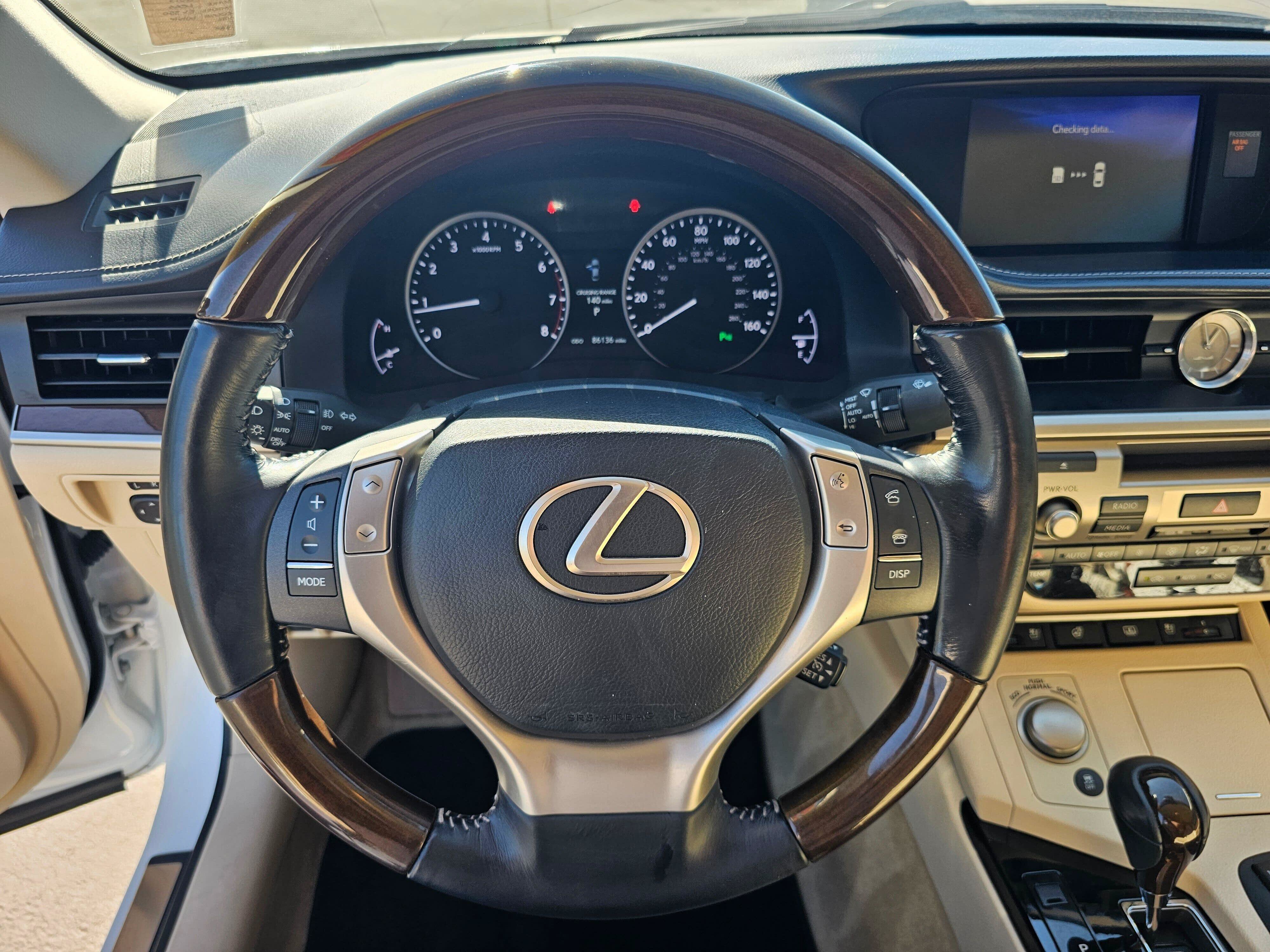 Used 2015 Lexus ES 350 w/ Luxury Package FWD image 22