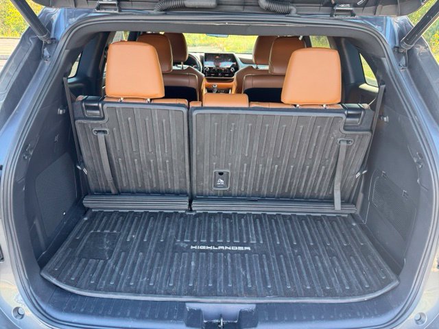 Used 2021 Toyota Highlander Platinum AWD/4WD image 13