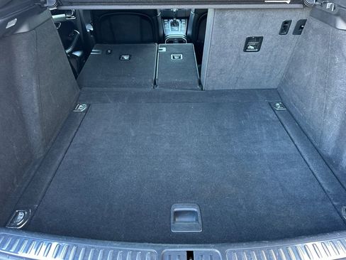 Used 2018 Porsche Macan S image 14