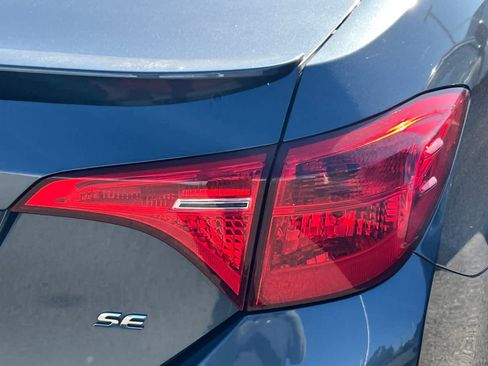 Used 2017 Toyota Corolla SE w/ SE Premium Package FWD image 18
