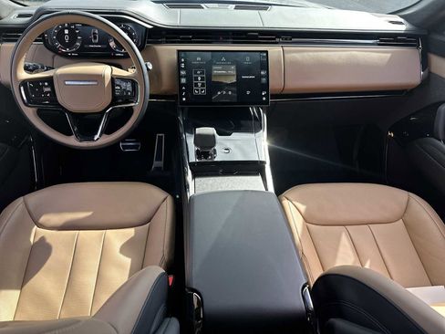 Used 2025 Land Rover Range Rover Sport Autobiography image 8