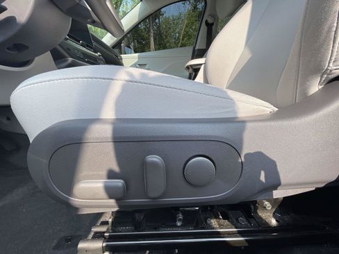 Used 2025 Hyundai Kona SEL AWD/4WD image 13
