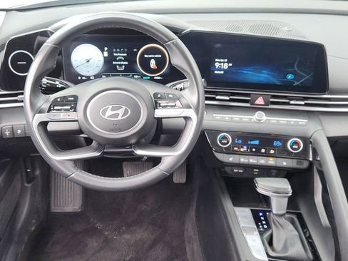 Used 2024 Hyundai Elantra Limited image 21