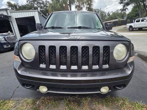 Used 2011 Jeep Patriot Latitude AWD/4WD image 2