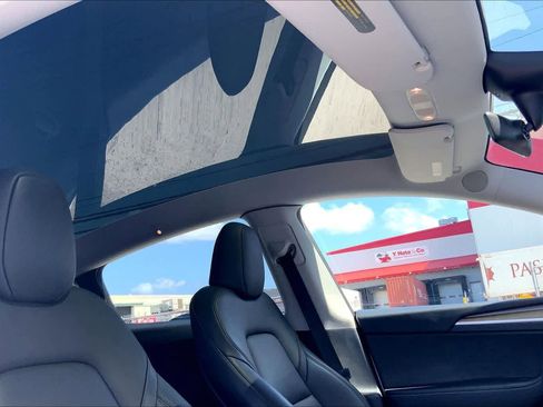 Used 2023 Tesla Model Y Long Range AWD/4WD image 30