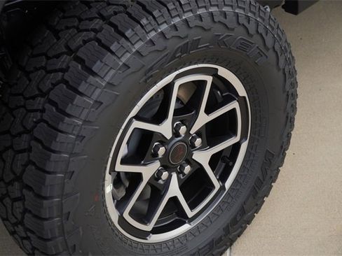 New 2025 Jeep Gladiator Rubicon w/ Convenience Group image 9