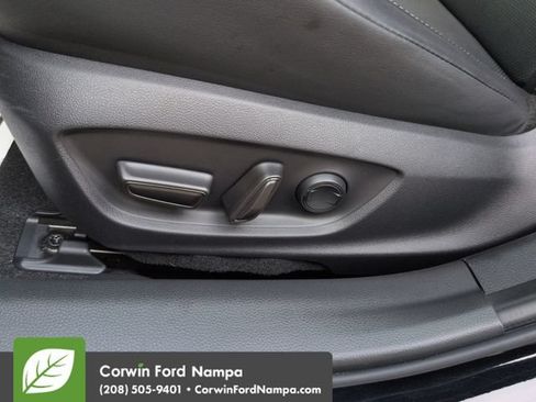 Used 2024 Toyota Prius XLE AWD/4WD image 12