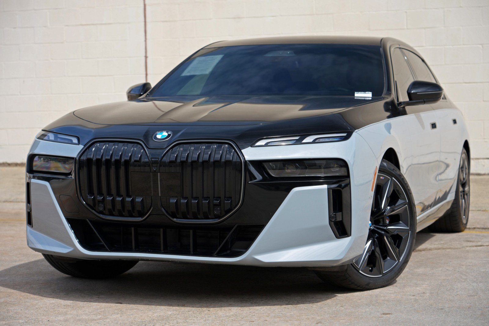 Used 2025 BMW 740i RWD image 3