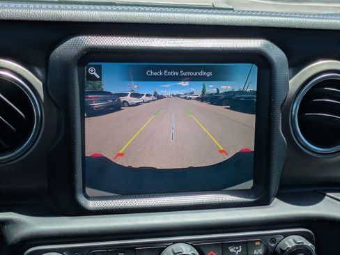 Used 2020 Jeep Gladiator Rubicon AWD/4WD image 25