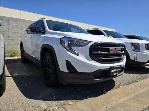 Used 2020 GMC Terrain SLE w/ Driver Convenience Package AWD/4WD image 2