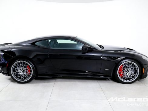 Used 2023 Aston Martin DBS Coupe RWD image 9