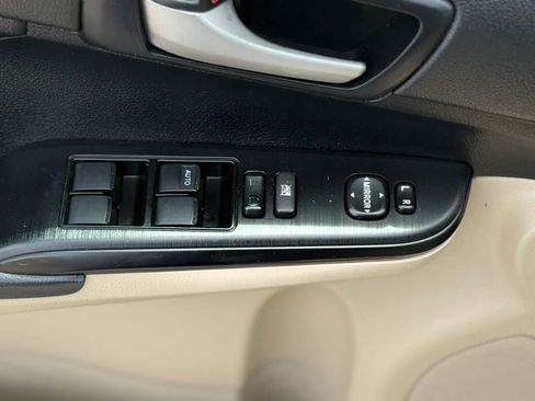 Used 2012 Toyota Camry LE FWD image 23