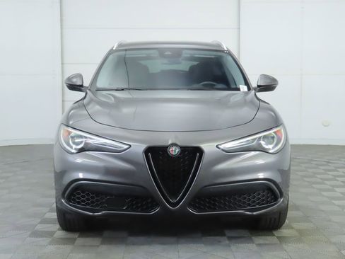 Used 2020 Alfa Romeo Stelvio image 2