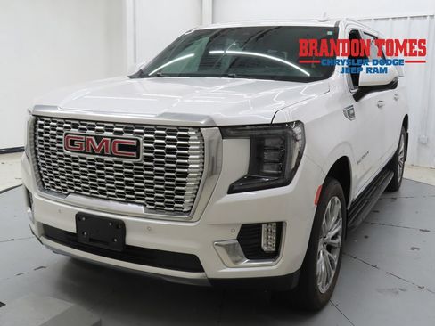 Used 2023 GMC Yukon XL Denali w/ LPO, Floor Liner Package AWD/4WD image 7