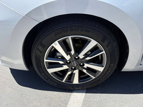 Used 2025 Nissan Versa SV FWD image 28