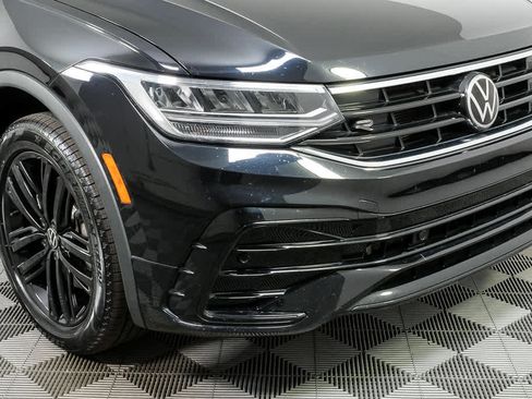 Used 2022 Volkswagen Tiguan SE R-Line image 39