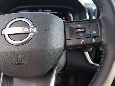 Certified 2025 Nissan Rogue Platinum FWD image 22