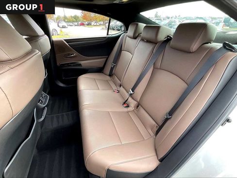 Used 2025 Lexus ES 350 w/ Premium Package image 17