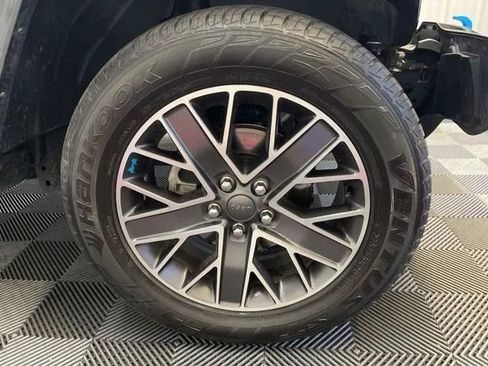 Used 2022 Jeep Wrangler Unlimited Sahara image 20