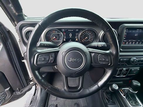 Used 2022 Jeep Gladiator Sport image 36