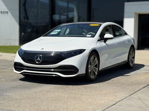 Used 2022 Mercedes-Benz EQS 450+ Sedan image 2