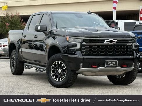 Used 2025 Chevrolet Silverado 1500 ZR2 w/ Technology Package AWD/4WD image 2