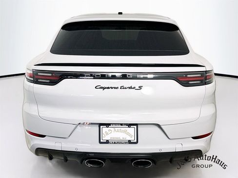 Used 2021 Porsche Cayenne Turbo S AWD/4WD image 6