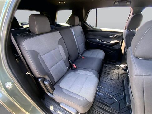 Used 2023 Chevrolet Traverse LT FWD image 20