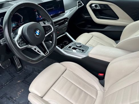 Used 2025 BMW 230i Coupe w/ M Sport Package image 9