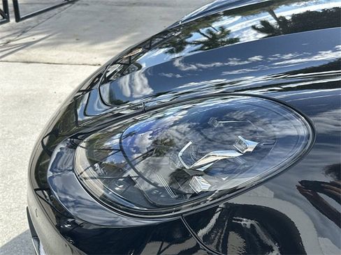 Used 2022 Porsche Panamera 4S image 40