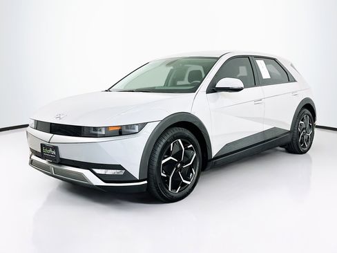 Used 2024 Hyundai Ioniq 5 SEL image 3