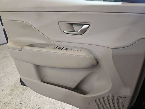 Certified 2024 Hyundai Kona Limited AWD/4WD image 23