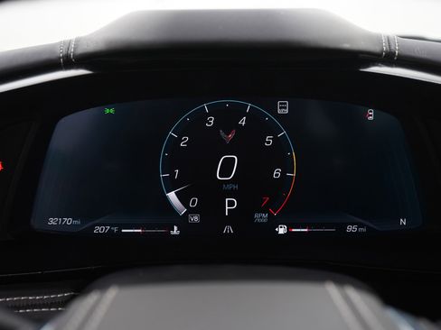 Used 2021 Chevrolet Corvette Stingray Premium Cpe w/ Z51 Performance Package image 27