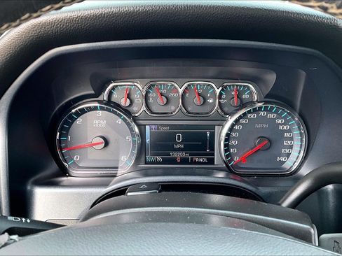 Used 2018 Chevrolet Silverado 1500 LT w/ All Star Edition image 21