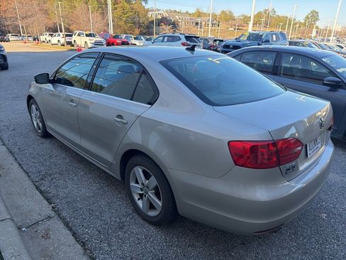 Used 2013 Volkswagen Jetta TDI image 2