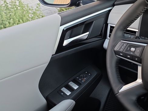 New 2026 Mitsubishi Outlander SE FWD image 25