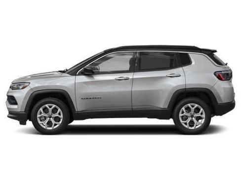 Used 2025 Jeep Compass Limited AWD/4WD image 2