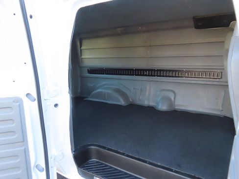 Used 2013 Ford E-250 and Econoline 250 image 15
