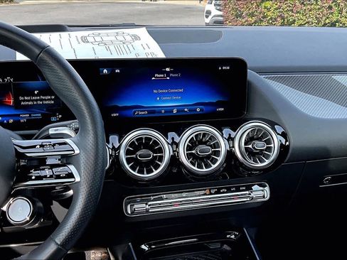 Certified 2025 Mercedes-Benz GLA 35 AMG 4MATIC image 7