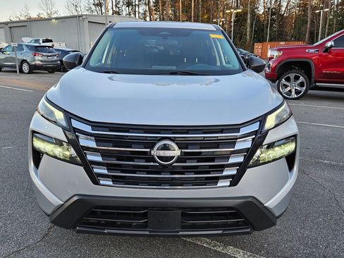 Used 2024 Nissan Rogue S image 2