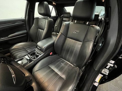 Used 2022 Chrysler 300 S image 11