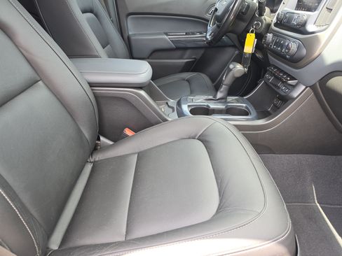 Used 2019 Chevrolet Colorado Z71 AWD/4WD image 12