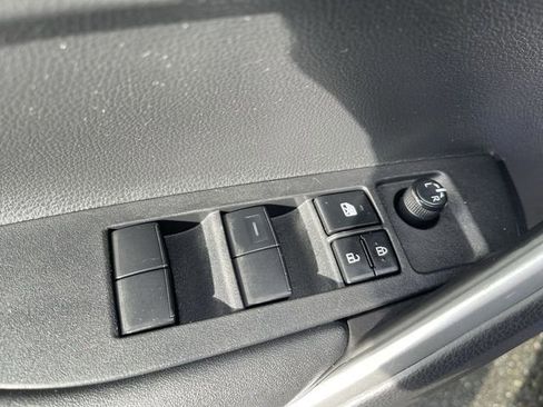 Certified 2023 Toyota Corolla Cross LE image 4