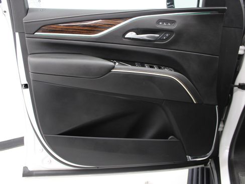 Used 2021 Cadillac Escalade Premium Luxury w/ Driver Assist Tech Package image 17