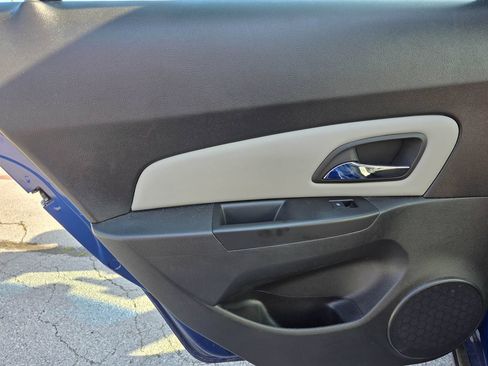 Used 2012 Chevrolet Cruze LS w/ Connectivity Package FWD image 12