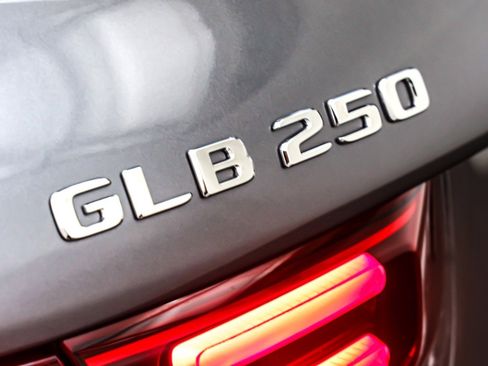 New 2026 Mercedes-Benz GLB 250 image 9
