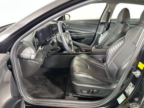 Used 2024 Hyundai Elantra Limited image 11