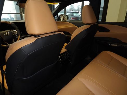 Used 2024 Lexus RX 350 Premium image 23