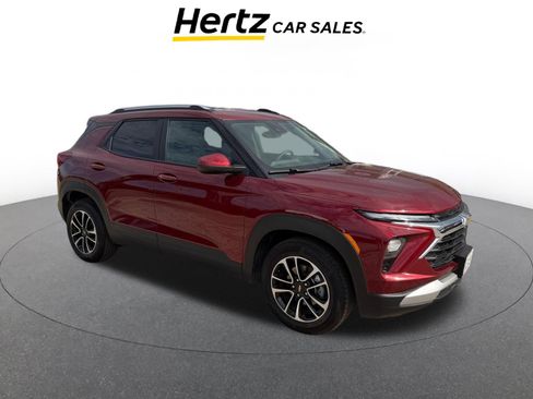 Used 2025 Chevrolet TrailBlazer LT image 1